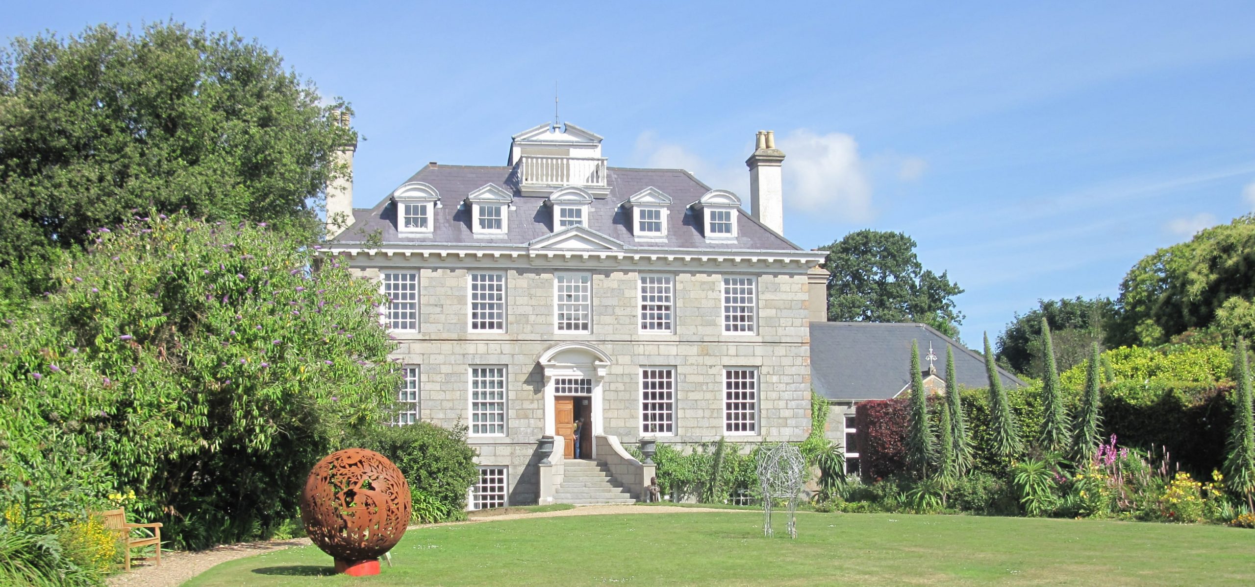 Guernsey_2011_066_Sausmarez_Manor-scaled-2